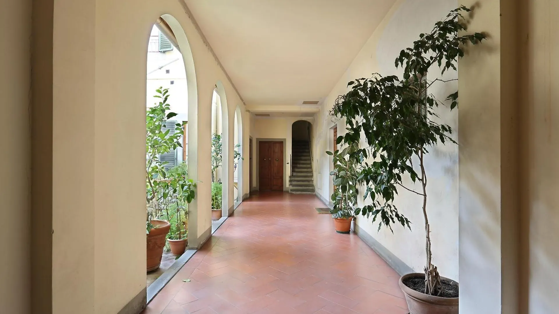 Palazzo Borghese Apartment With Panoramic Terrace Florencie